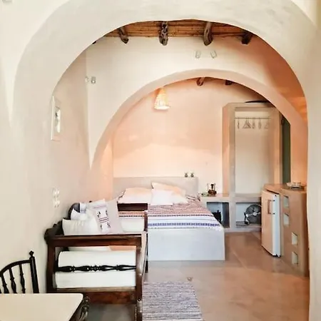 Cave-guesthouse To Heritage Holiday home *